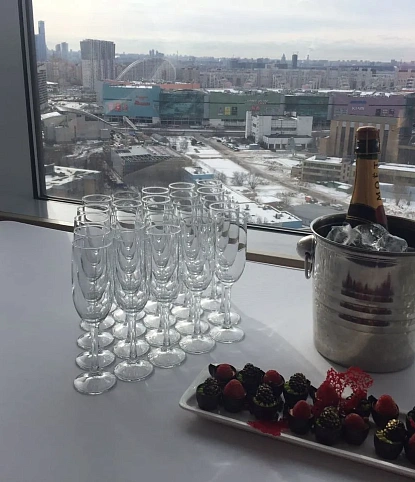 Фуршет в офисе компании