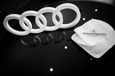 Фуршет в автосалоне Audi