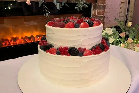 Свадебный банкет в лофте с декором