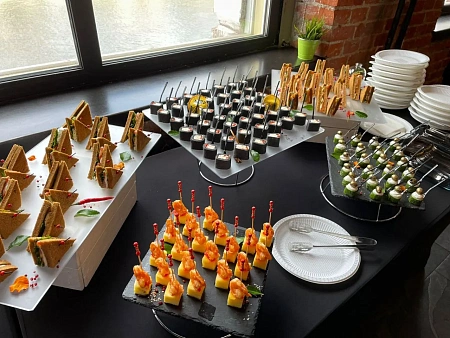 Фуршет на 95 персон