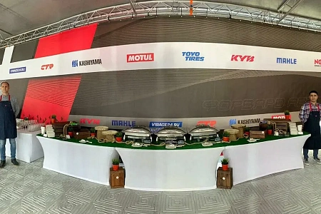 Фуршет на стенде Форвард Авто