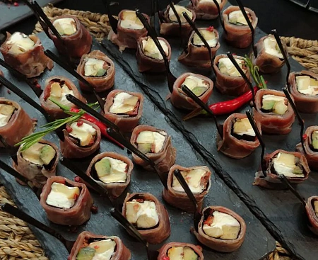 Фуршет и food станции на 75 персон