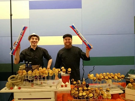 Фуршет в офисе компании GLO