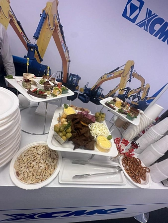 Фуршет на выставку спецтехники для 45 персон