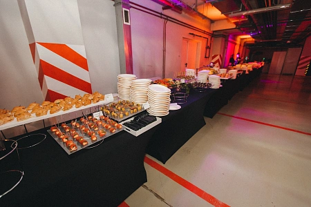 Фуршет на 700 персон QIWI