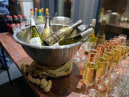 Food станции и фуршет на 8 марта