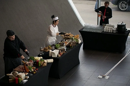 Фуршет в автосалоне Audi