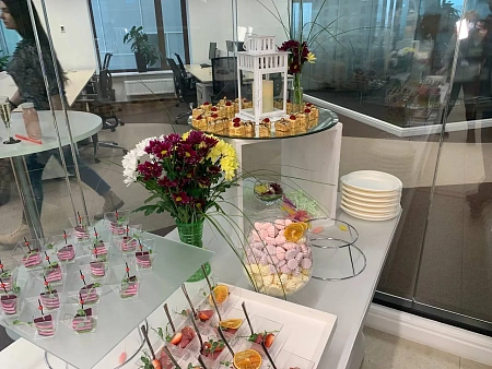 Фуршет для Ferrero на 8 марта