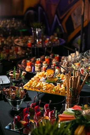 Фуршет на 65 человек на 8 марта