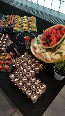 Фуршет и food станции на 75 персон