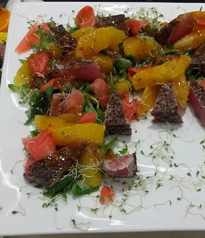 Фуршет для посетителей Inglot