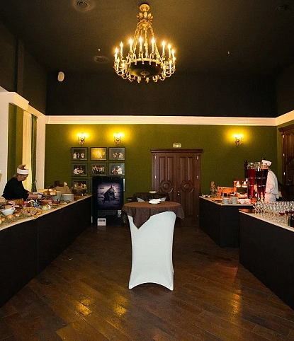 Фуршет в театре У Никитских Ворот