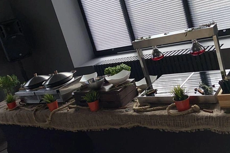 Фуршет на открытие салона на 300 персон