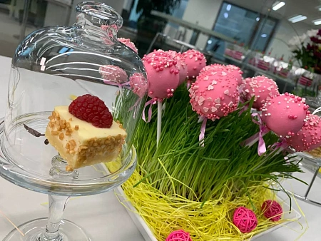 Фуршет для Ferrero на 8 марта