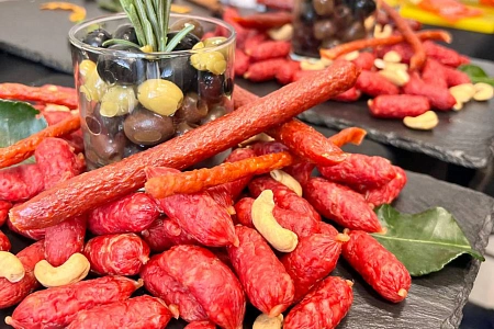 Фуршет на открытие салона на 300 персон