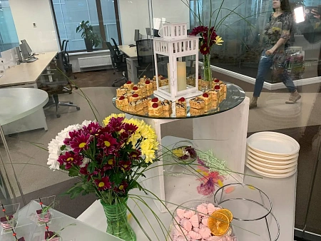 Фуршет для Ferrero на 8 марта