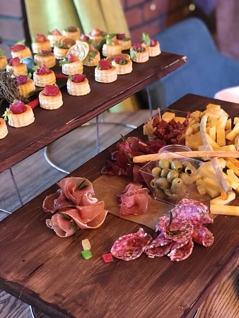 Фуршет для Casa Picassa на 8 марта