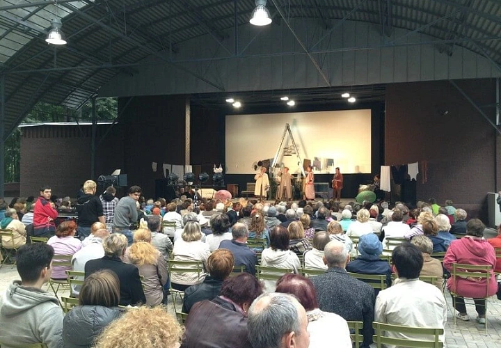 Театр " У Никитских Ворот"