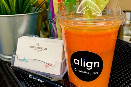 Смузи и фреш-бар в офисе компании