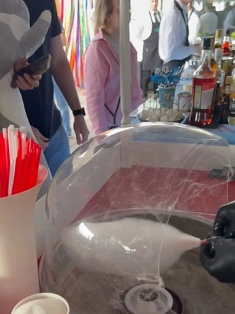 Фуршет и анимационные станции с ватой и мороженым для 150 персон R-Vision