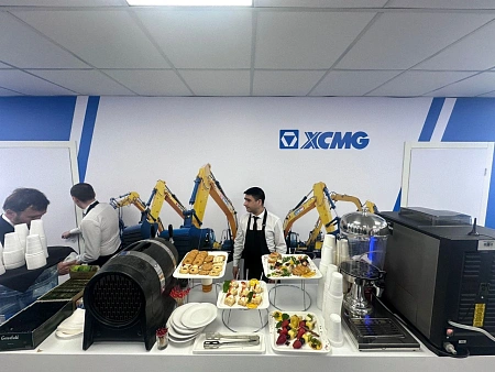 Фуршет на выставку спецтехники для 45 персон