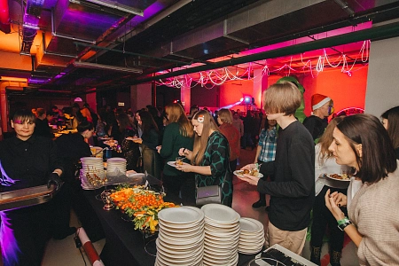 Фуршет на 700 персон QIWI