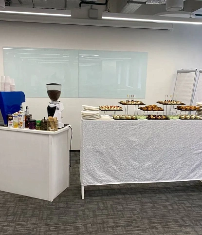 Фуршет на 50 персон для компании Алкон