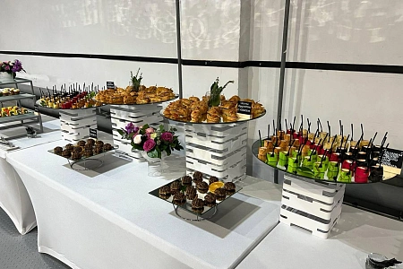 Фуршет на 50 персон БентИзол