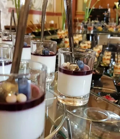 Фуршет на презентации Genesis