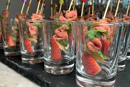 Свадебный банкет в лофте с декором