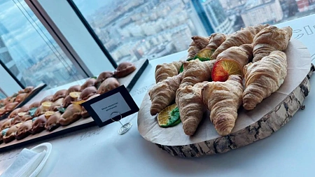 Доставка с обслуживанием на 60 персон лофт Москва Сити 