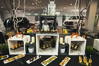 Новый год в салонах Infiniti, Skoda, Nissan