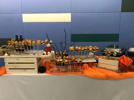 Фуршет в офисе компании GLO