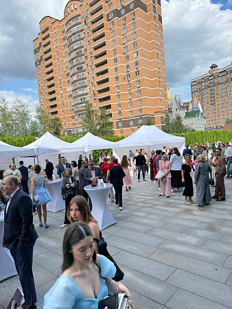 Выпускной школы 538 на 750 персон