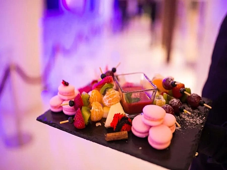 Коктейль на показе Chantal Thomass