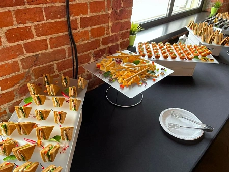 Фуршет на 95 персон