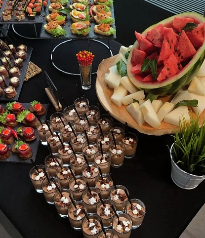 Фуршет и food станции на 75 персон