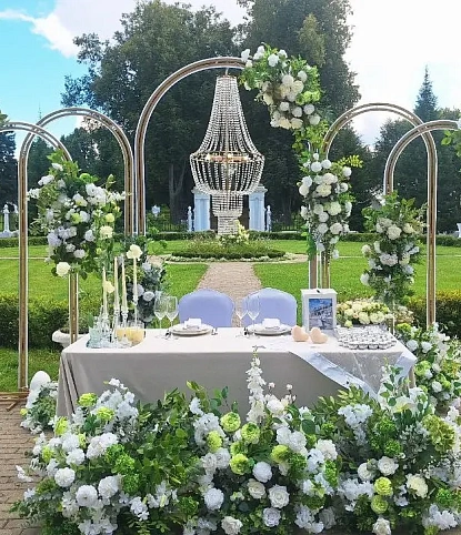 Свадебный банкет на главной площади Усадьбы Середниково на 60 персон