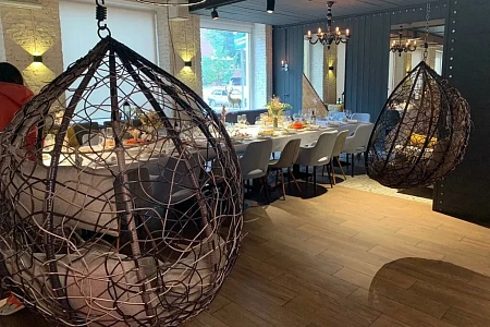 Свадебный банкет в лофте с декором