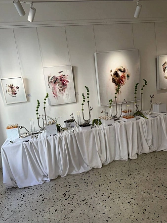 Фуршет на выставку современного искусства в Askeri Gallery