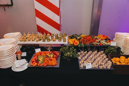 Фуршет на 700 персон QIWI