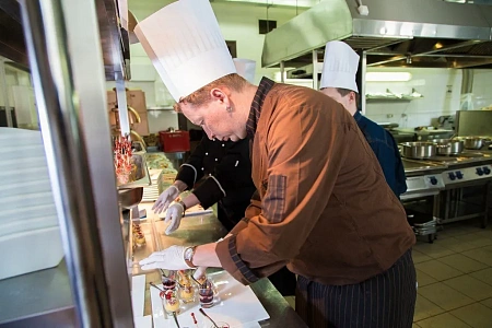 Юбилейный банкет на 100 гостей