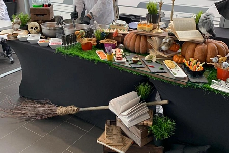 Выездной кейтеринг на Хэллоуин с оформлением Гарри Поттер