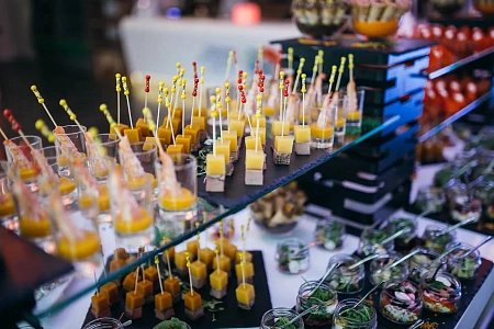 Оранжевый фуршет для GLO