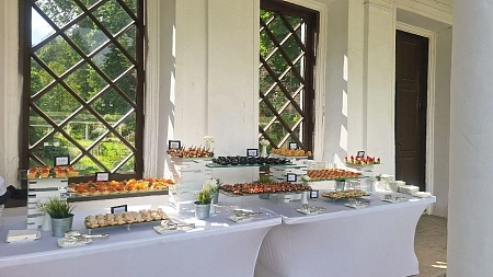 Свадебный банкет и welcome зона в Усадьбе Середниково на 70 персон