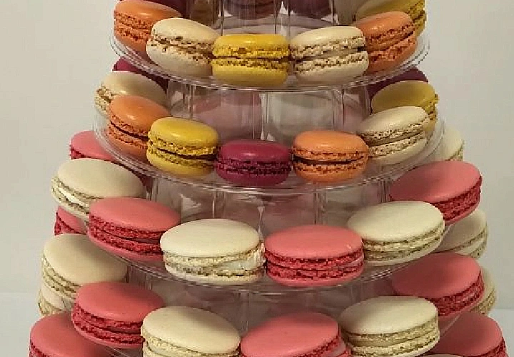Пирамида из французских миндальных пирожных "Макарон" (фото 2)