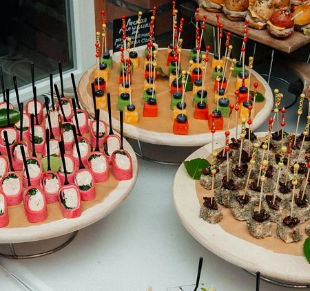 Анимационная станция "Винное казино" и доставка с обслуживанием на 80 персон