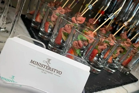 Свадебный банкет в лофте с декором