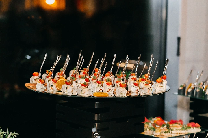 Канапе из Авторских роллов на кофе-брейк на семинар фото 7